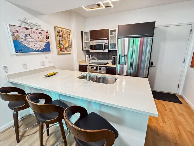 Building Photo - 333 NE 24th St