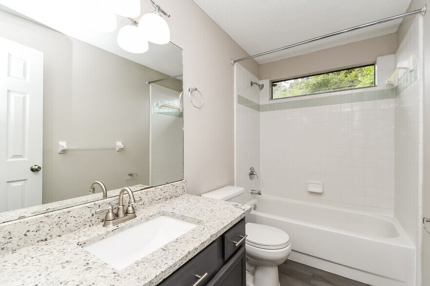 Building Photo - 2858 Lantana Lakes Dr W