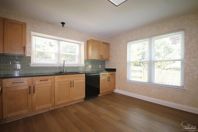Building Photo - 4631 Northpointe Cir