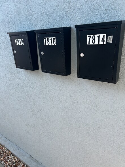 Building Photo - 7814 1/2 Lindley Ave