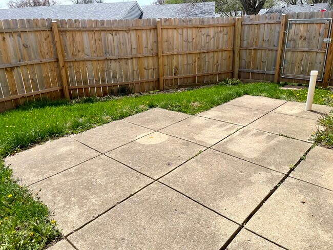 Building Photo - 6 Florentine Ct