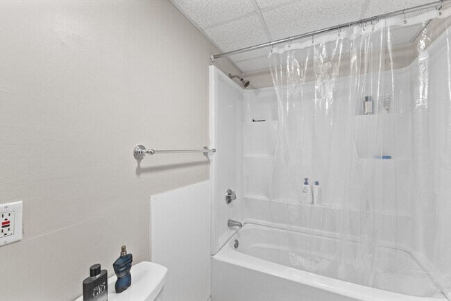 Building Photo - 22 Gilboa St