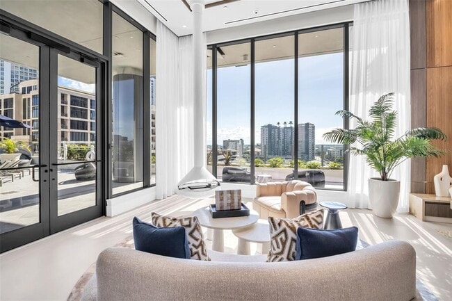 Building Photo - 275 1st Ave S