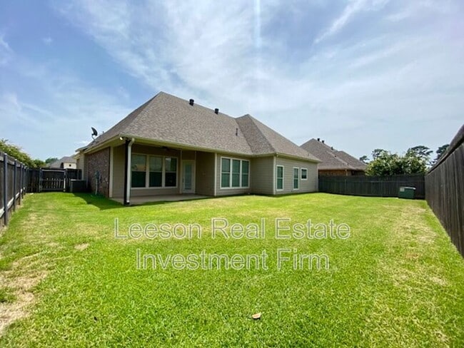 Building Photo - 15 Rescue Hill Cir