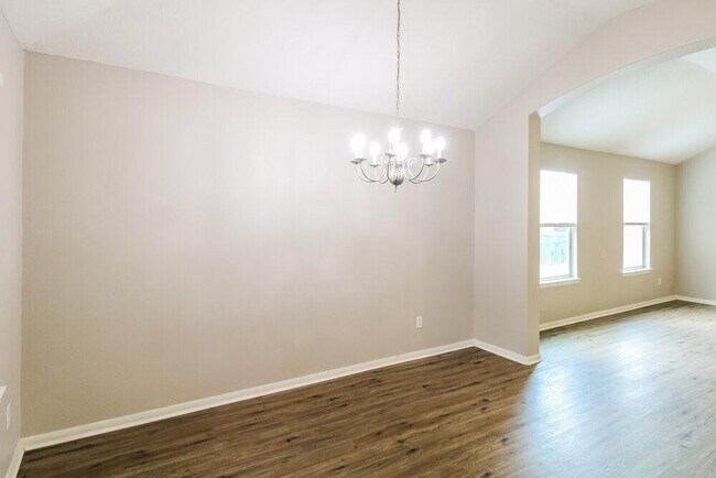 Building Photo - 1083 Shadow Glenn Dr