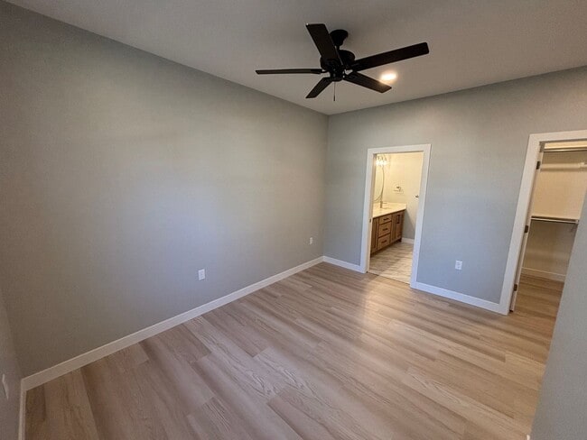 Building Photo - Stunning New Build in Central Manhattan! Available NOW!