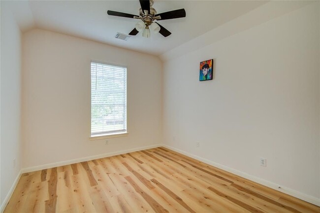 Building Photo - 1810 Oakleaf Cir