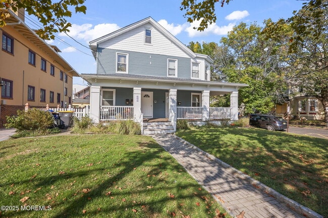 Building Photo - 601 4th Ave