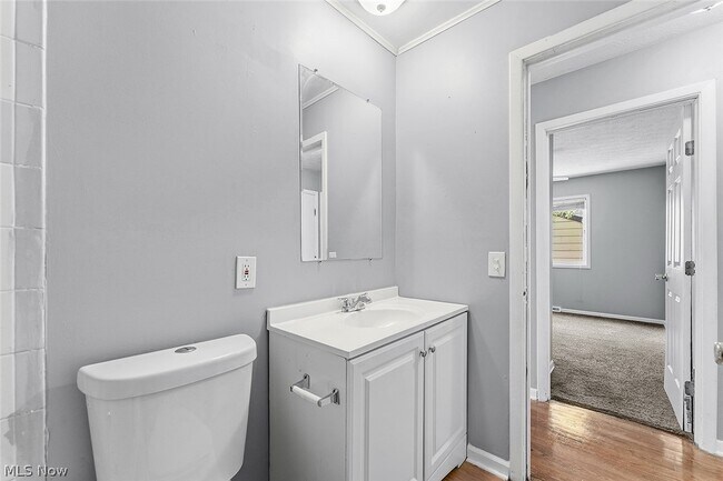 Building Photo - 473 E 222nd St