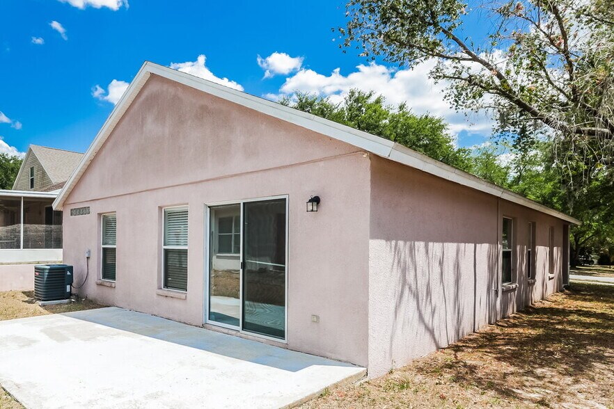 Building Photo - 3406 Palm Beach Dr