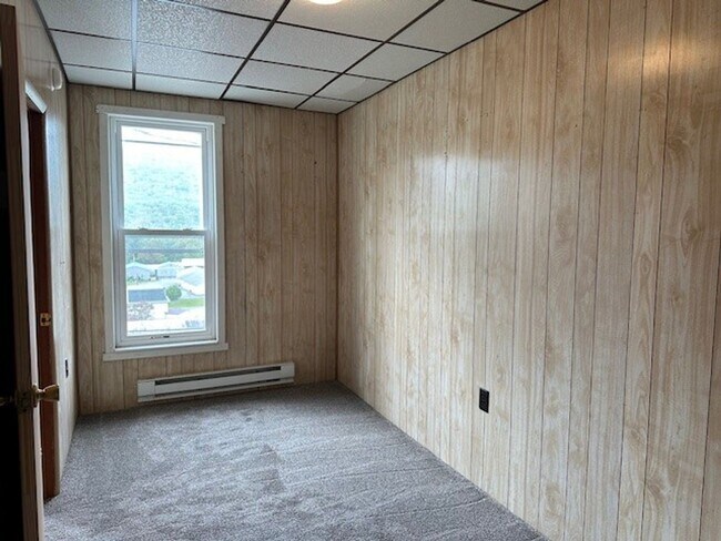Building Photo - Williams Valley School District 2 Bedroom ...