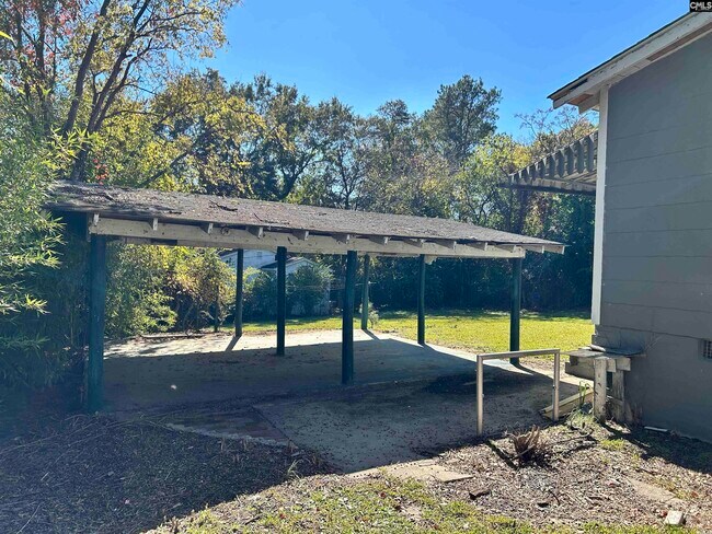 Building Photo - 804 Columbia College Dr