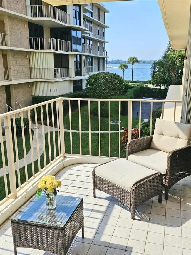 Building Photo - 3200 S Ocean Blvd