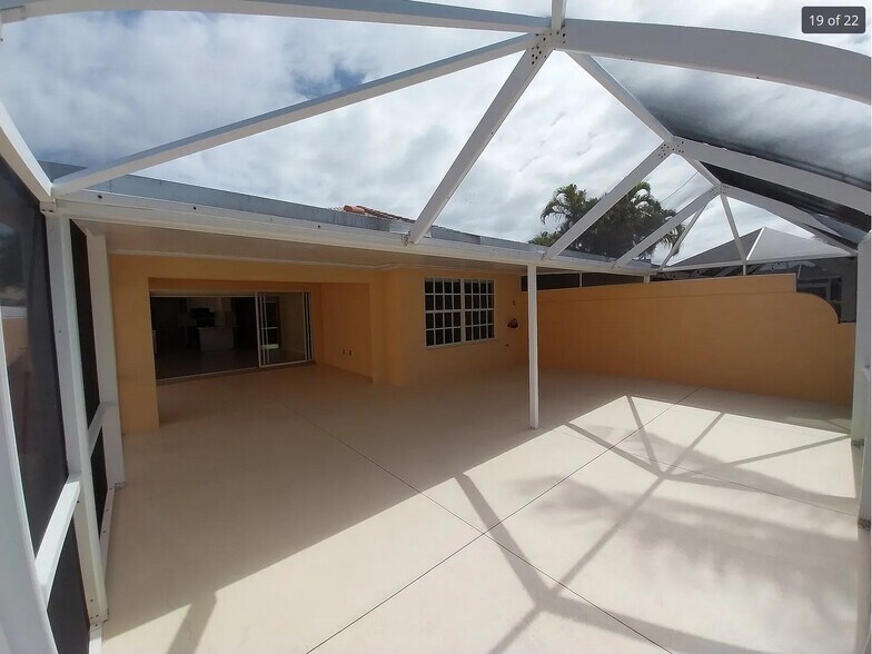Building Photo - 4910 Kingston Way