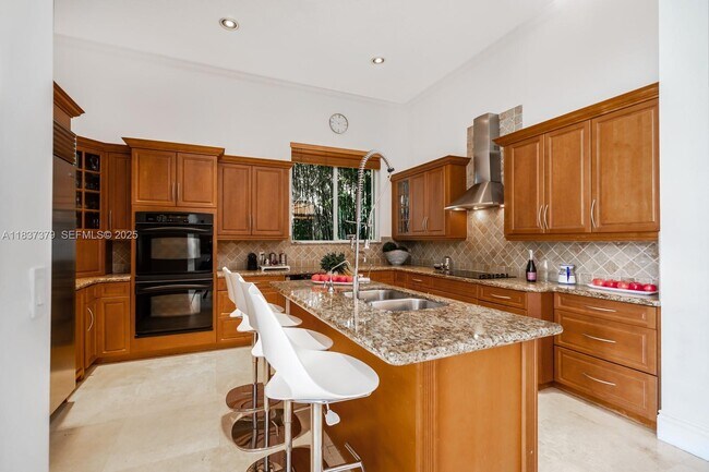 Building Photo - 2535 Golf View Dr