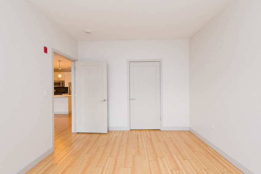 Building Photo - 292 D St