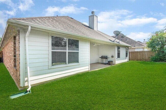 Building Photo - 405 Magnolia Estates Dr