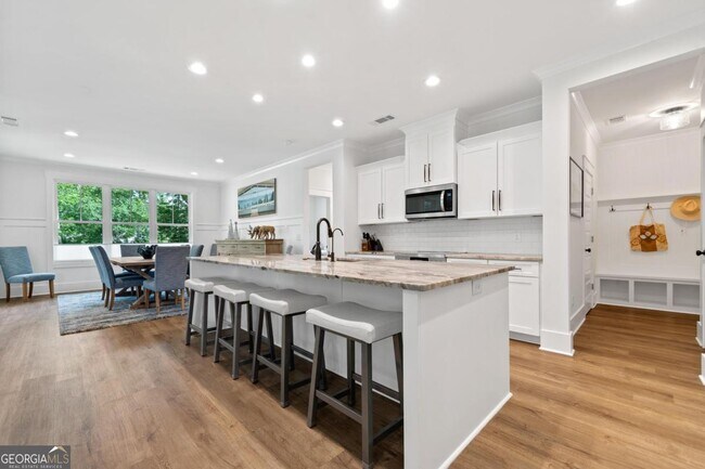 Building Photo - 1100 Hidden Hills Cir
