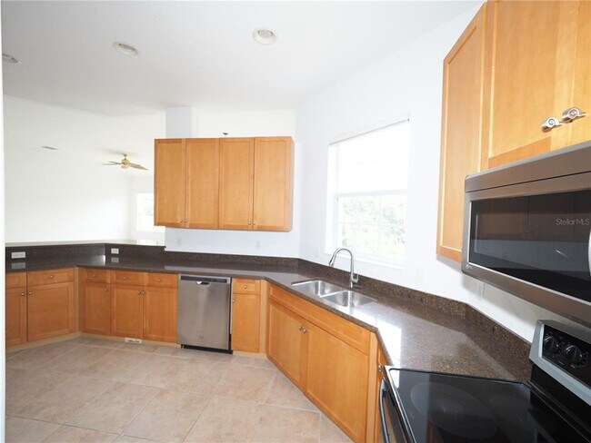 Building Photo - 408 Triano Cir