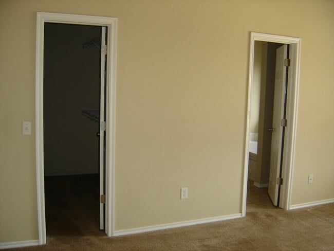 Building Photo - 18109 Calle Way