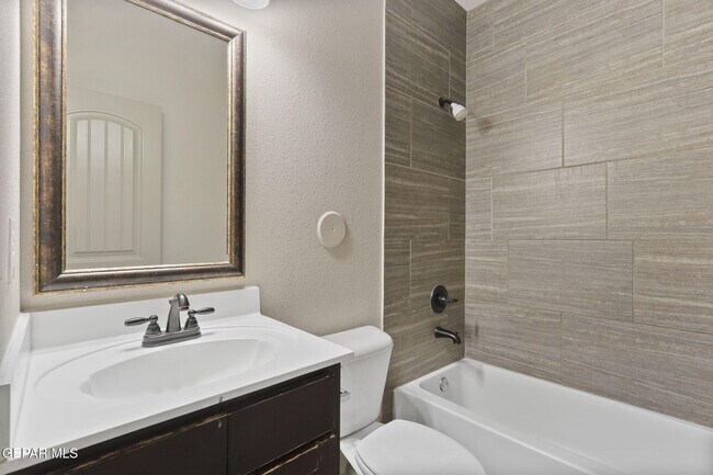 Building Photo - 14916 Tierra Coruna Ave