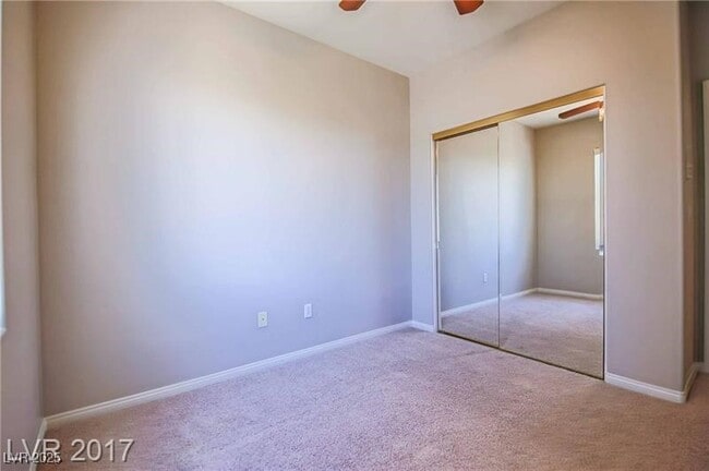 Building Photo - 348 Lakewood Garden Dr