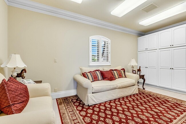 Building Photo - 477 S Beach Rd