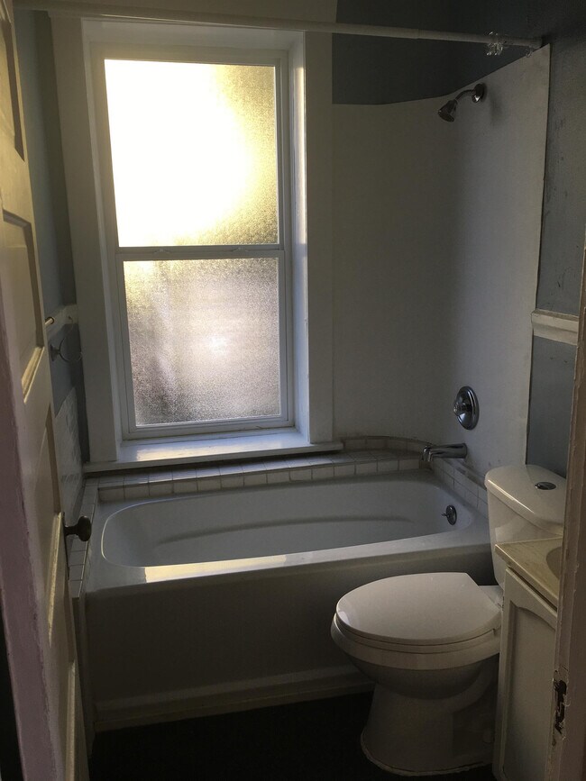 Building Photo - 3016 1st Ave