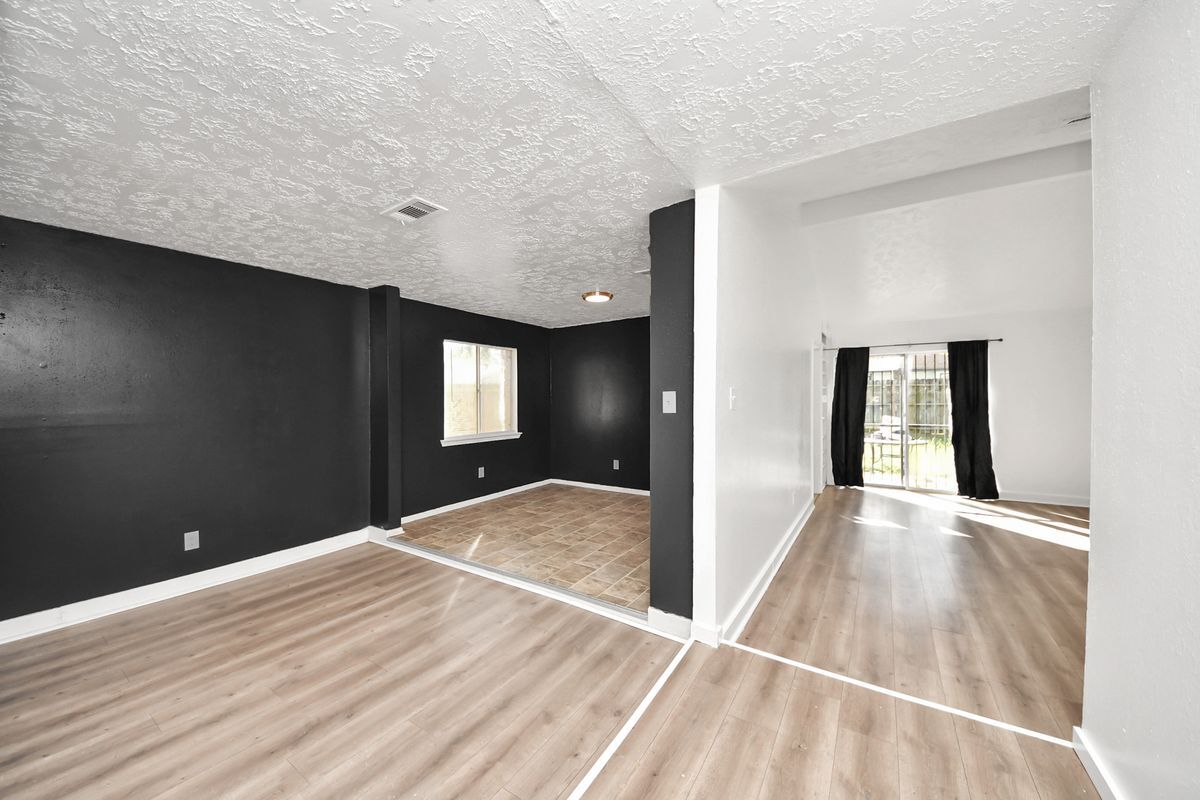 Building Photo - 4519 Reynaldo Dr