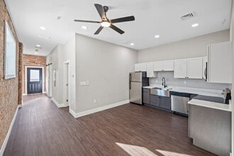 Building Photo - Capel Lofts