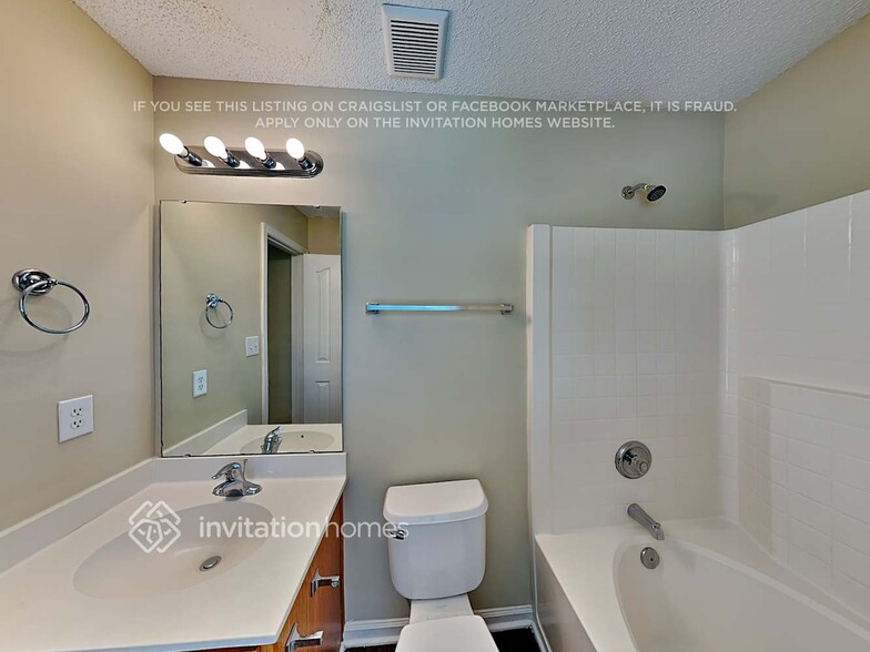 Building Photo - 9808 Aviary Hill Way