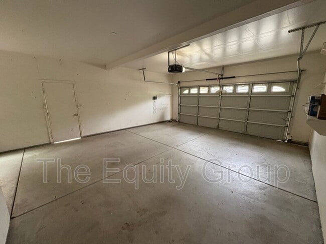 Building Photo - 1249 N Julieann St