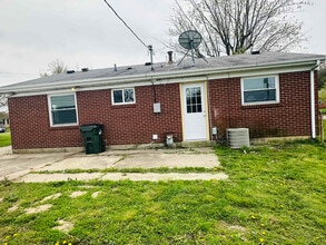 Building Photo - 37 Twinbrook Ct