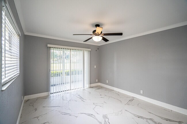 Building Photo - 244 Normandy Ln