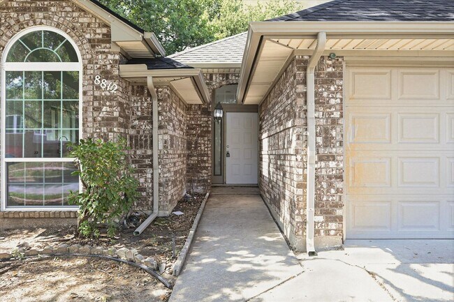 Building Photo - 8812 Sabinas Trail