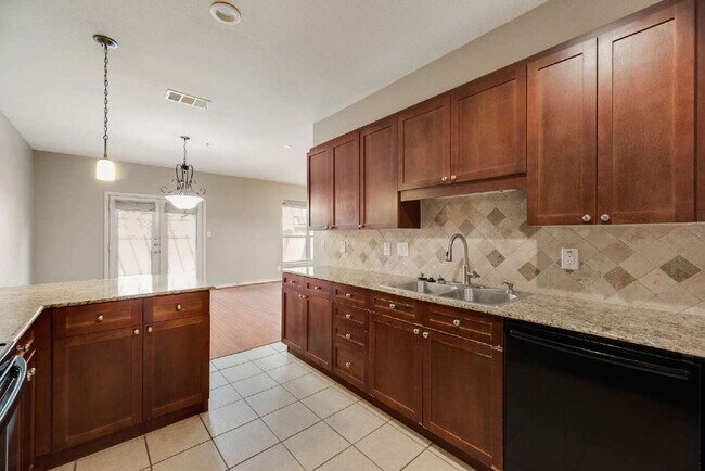 Building Photo - Dog friendly 3-2.5-2 Townhome in the heart of Plano!