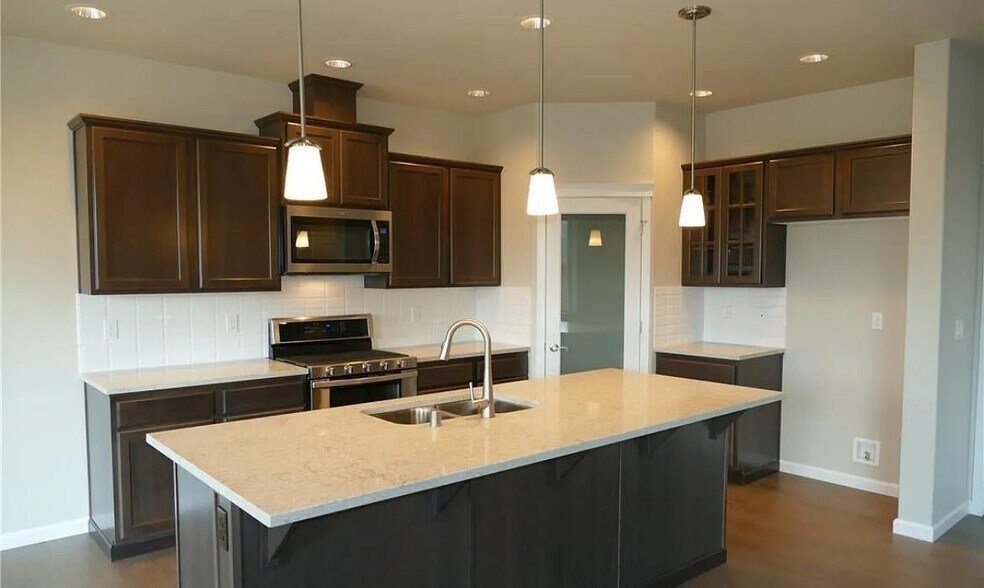 Building Photo - 5407 Lily Jo Ct SE