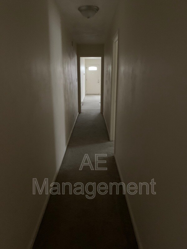 Building Photo - 1323 Cary Ave