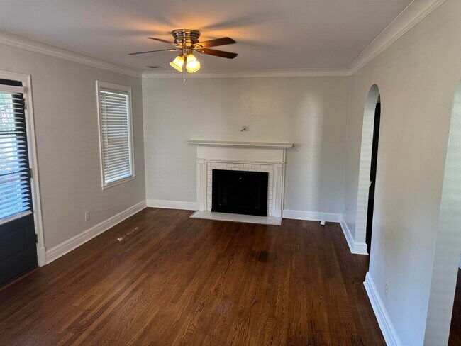 Building Photo - 193 Alexander St