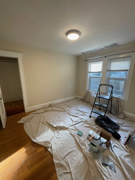 Back bedroom - 44 Waverley Ave