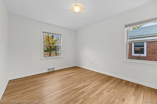 Building Photo - 4516 Robinwood Ave