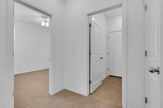 Building Photo - 6919 Feather Hl St