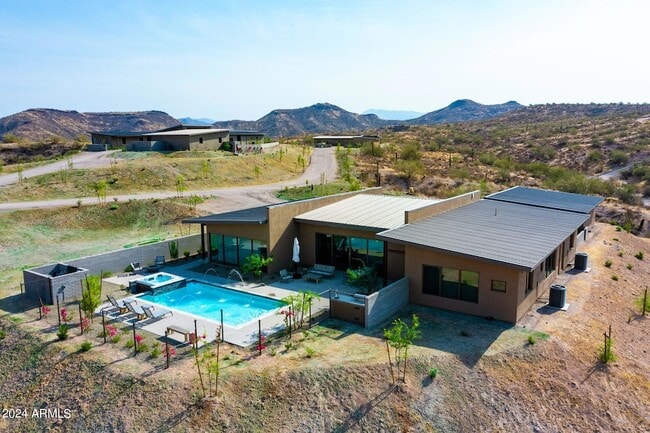 Building Photo - 15212 N Sandy Blf Rd