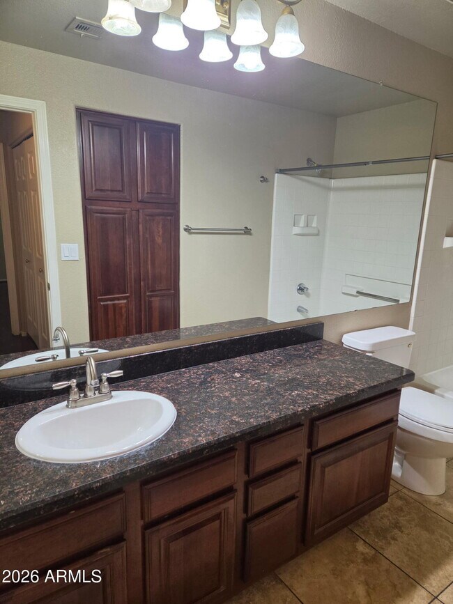 Building Photo - 11375 E Sahuaro Dr