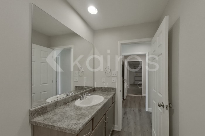 Building Photo - 1396 Maxwell Cir