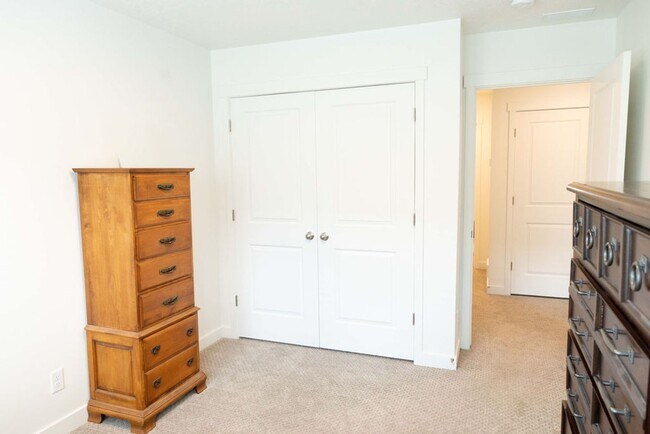 Building Photo - 638 Autumn Ash Cir