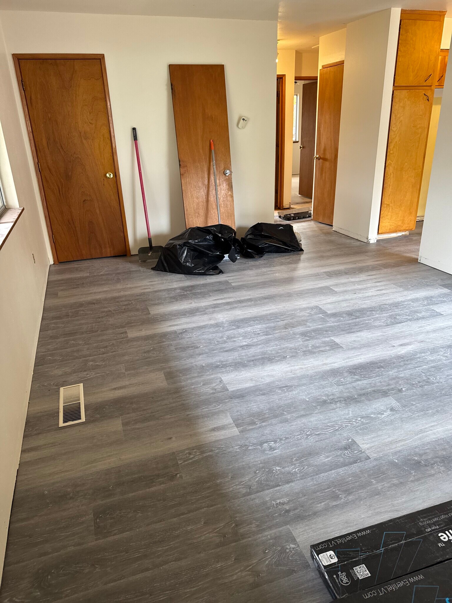 Building Photo - 1337 SW Foundry St