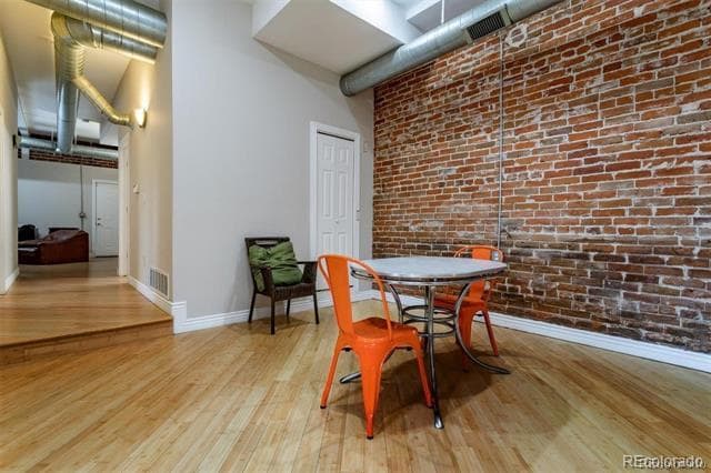 Building Photo - 71 Galapago St