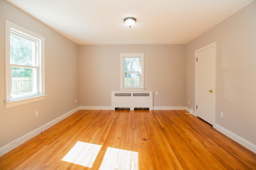 Building Photo - 1165 W Boylston St