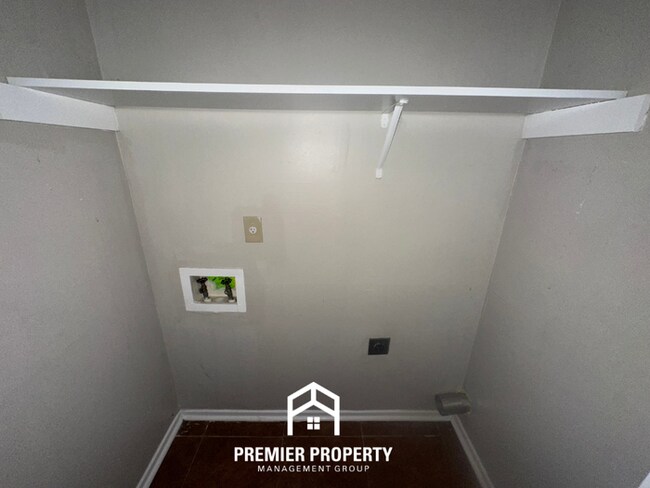 Building Photo - 6042 New Leaf Ln